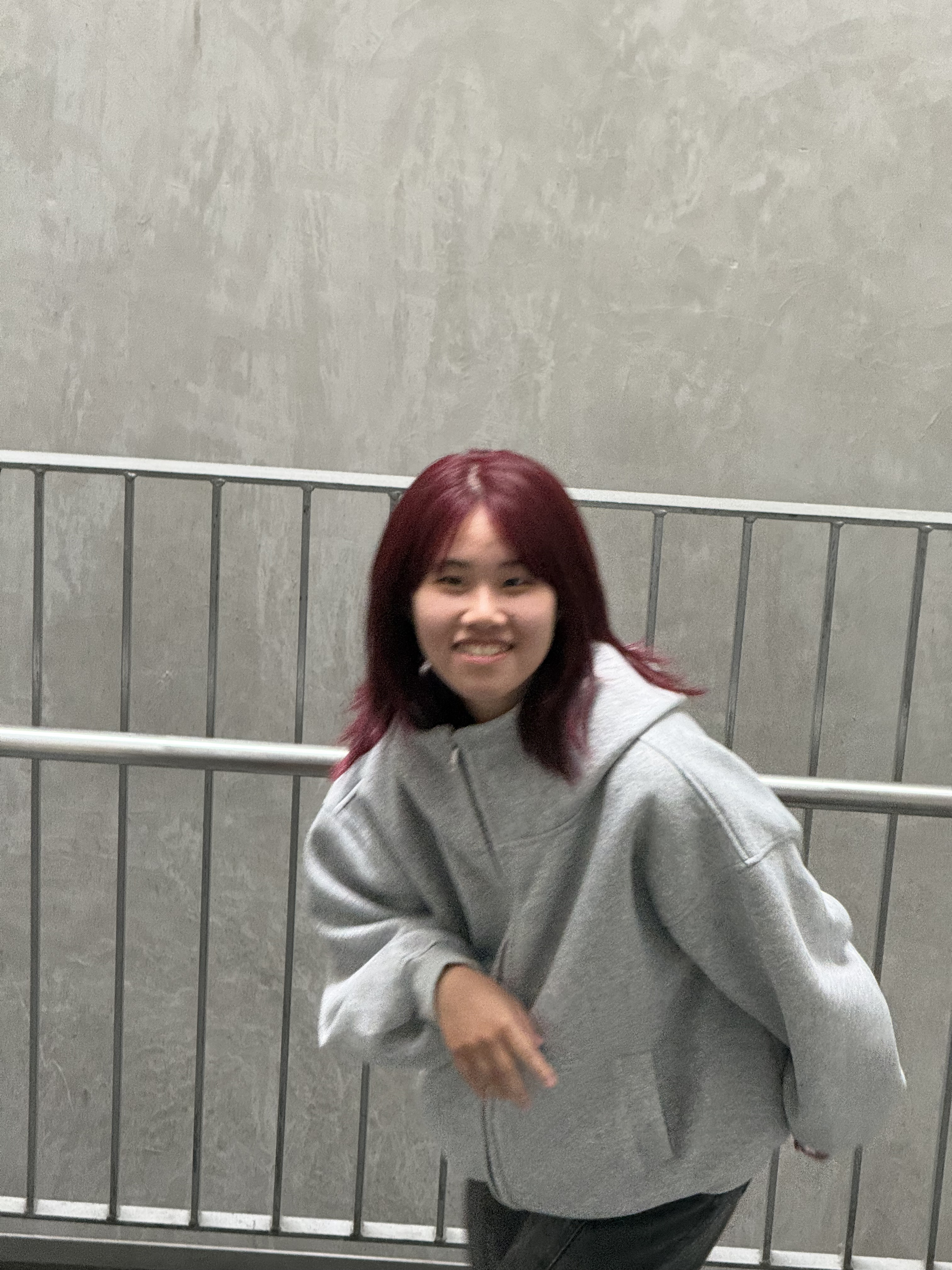 呂佾蒨的大頭照